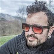 Clases de guitarra (acústica, eléctrica o clásica), bajo y ukelele. Todos los estilos